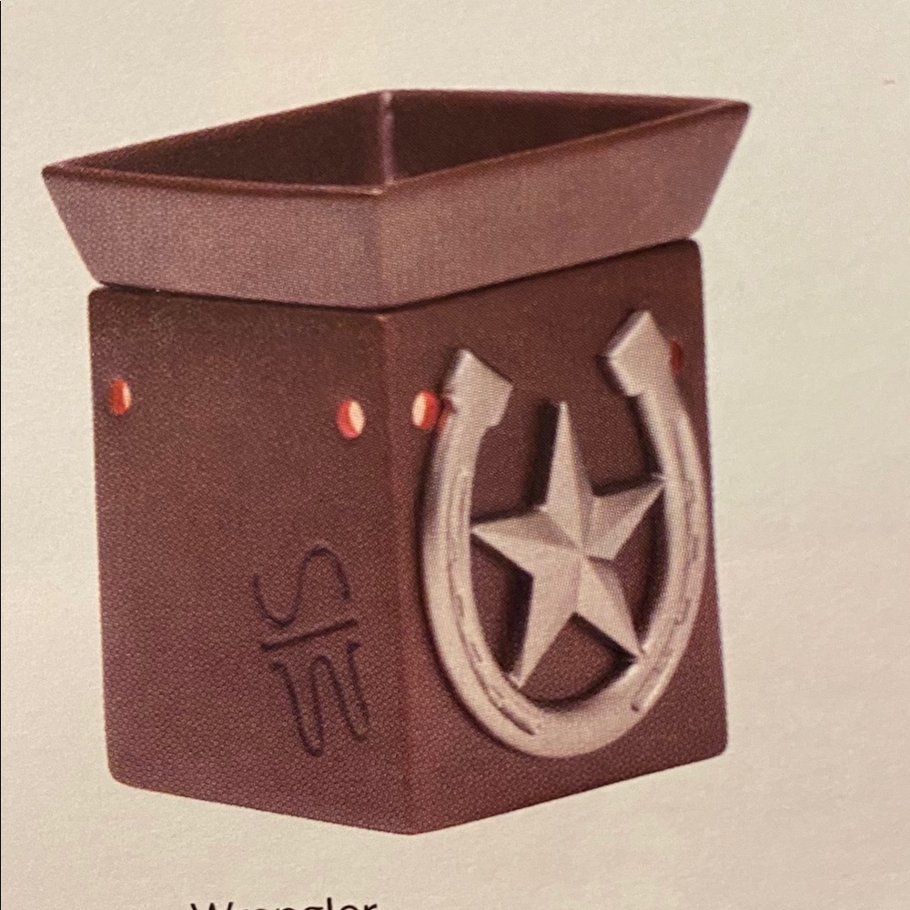 ✨NEW NEVER USED ✨Scentsy Wrangler Premium size